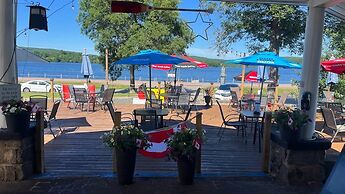 The Ash Grove Inn