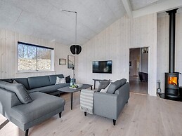 5 Star Holiday Home in Albaek