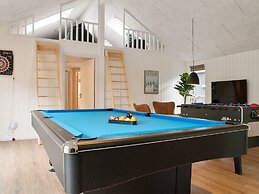 5 Star Holiday Home in Aakirkeby