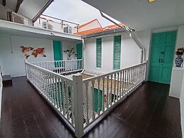 The Georgetown Green Gates