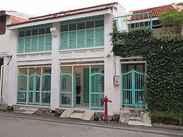 The Georgetown Green Gates