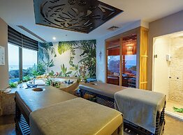 Sunrise Queen Hotel
