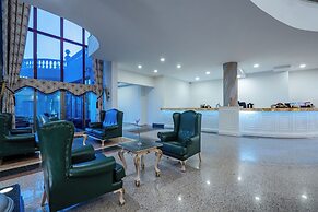 Sunrise Queen Hotel