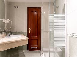Beachfront Apartment -don Juan Manilva