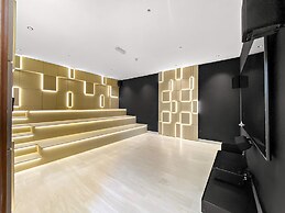 Charming Studio in Arjan With Pool and gym