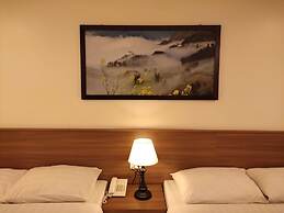 SaPa Marigold Hotel