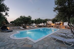 Diamantis studios apartments