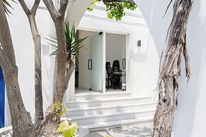 Diamantis studios apartments