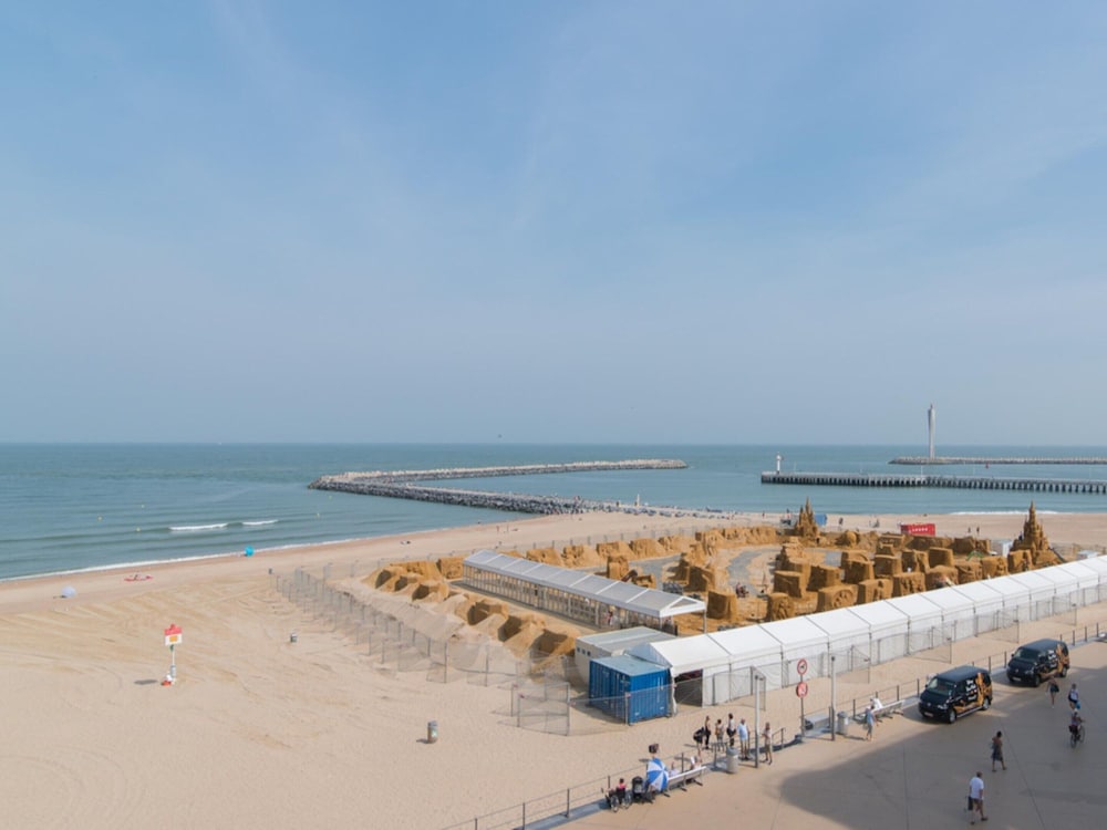 Apartment With Harbour Chanel View