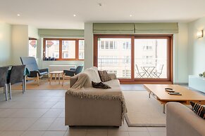 Apartment With Terrace and Side sea View