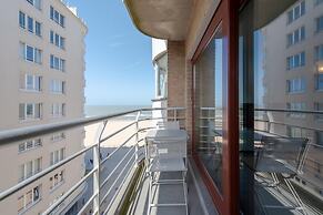 Apartment With Terrace and Side sea View