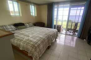 Oceanview Studio Apt w/ Pool, Bar & Beach Access