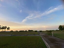 Oceanview Studio Apt w/ Pool, Bar & Beach Access
