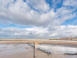 Apartment in Ostend With Sea Views