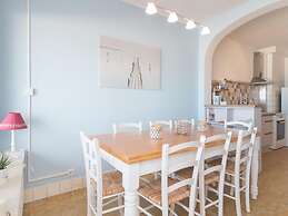 Apartment in Ostend With Stunning Sea View