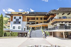 Suite in Saalbach Near ski Area