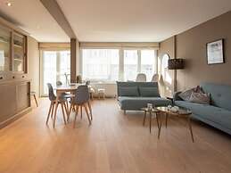Apartment With Side sea View