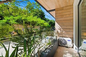 Sea Tower by Casago