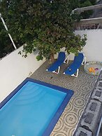 Villa con Piscina en Boca Chica