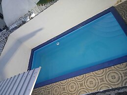 Villa con Piscina en Boca Chica
