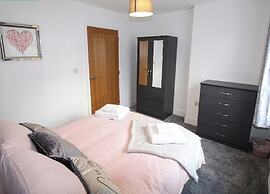 2 Bed, Sleeps 4, Pet Friendly, Free Parking