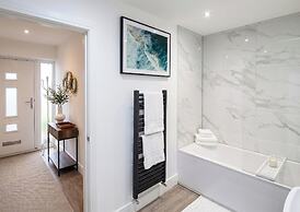 2 Bed, Sleeps 4, Pet Friendly, Free Parking
