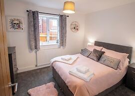 2 Bed, Sleeps 4, Pet Friendly, Free Parking
