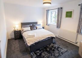 2 Bed, Sleeps 4, Pet Friendly, Free Parking