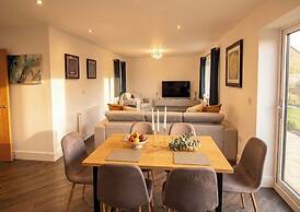 2 Bed, Sleeps 4, Pet Friendly, Free Parking