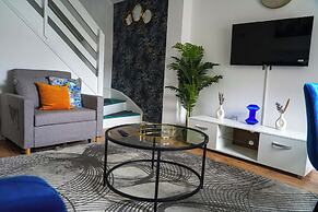 Milton Keynes Home - Sleeps 4 - Parking