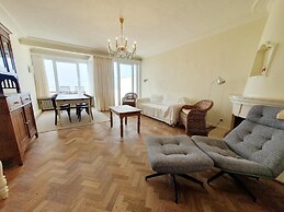 Charming Apartment Near the Beach