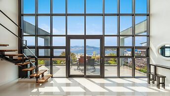 Geoje Ahat Spa Pension