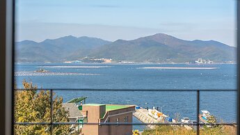 Geoje Ahat Spa Pension