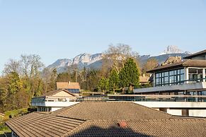 Côté Lac Hostel