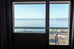 Côté Lac Hostel