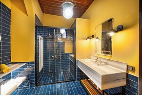 House 5 Hotel