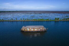 Kerala Nature Houseboat by Coco floatel