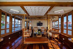 Kerala Nature Houseboat by Coco floatel
