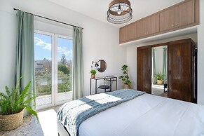 Sea City and Mountain View Apartment