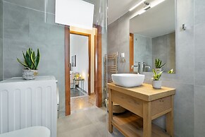 Sea City and Mountain View Apartment