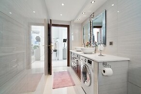 Chania Boutique Villa - Steps From the Beach
