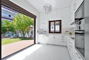 Chania Boutique Villa - Steps From the Beach