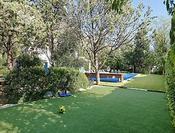 Villa on the Foot of La Font Hills