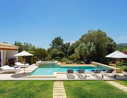 Nice Villa Near Golf of Pollensa