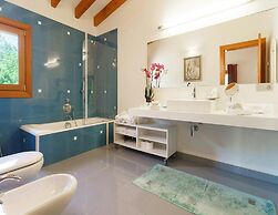 Nice Villa Near Golf of Pollensa