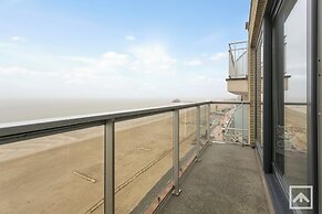 Apartment in Blankenberg With Sea Views
