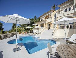 Lavish Villa With Saltwater Pool