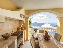Lavish Villa With Saltwater Pool