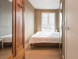 Tasteful Apartment Near the Beach