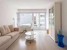 Apartment With Side sea View